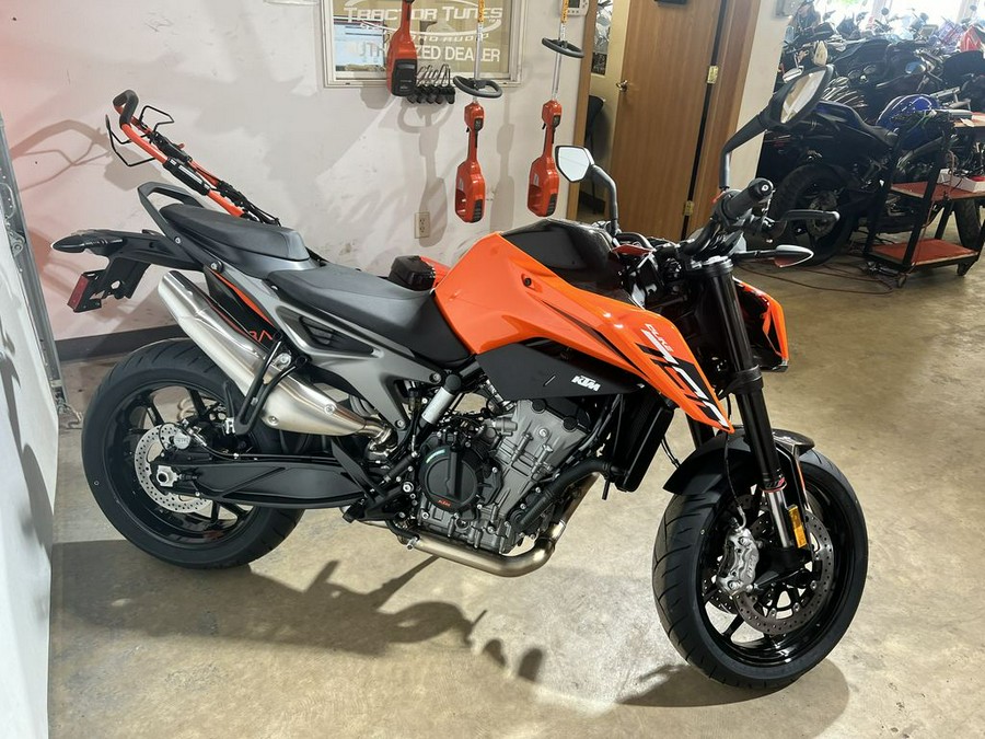 2024 KTM Duke 790