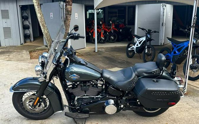 2025 Harley-Davidson® FLHC-BKL