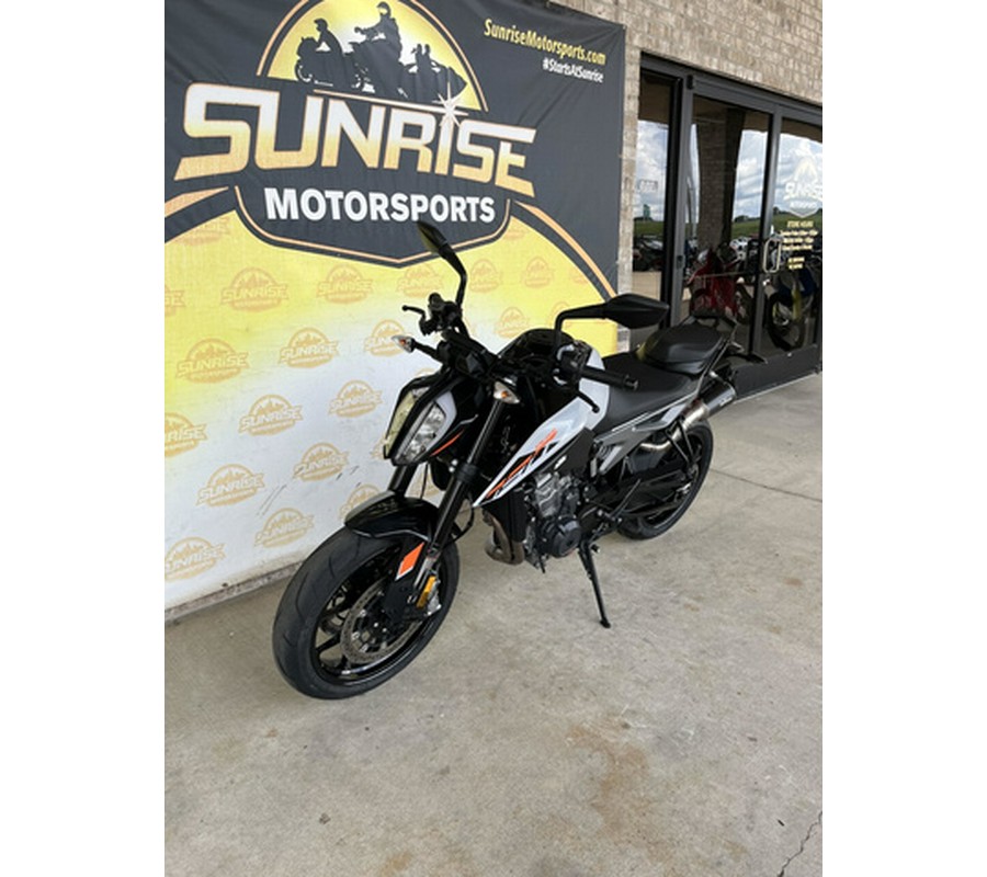 2024 KTM Duke 790