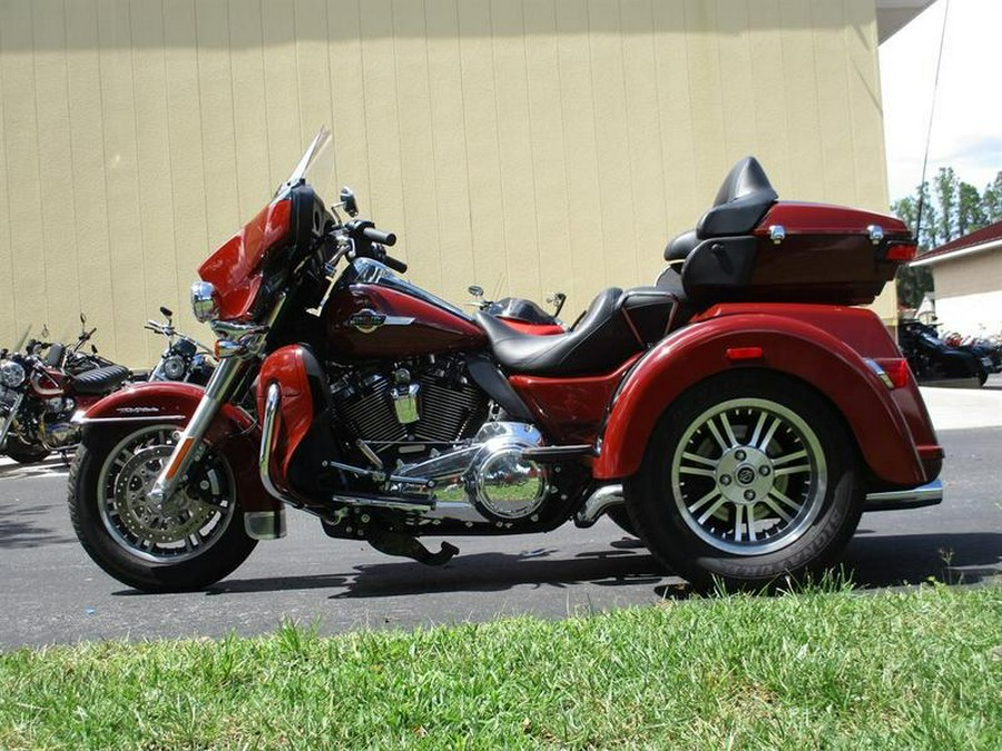 2024 Harley-Davidson® TRI Glide