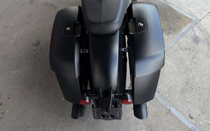 2021 Indian Motorcycle® Challenger® Dark Horse Thunder Black Smoke