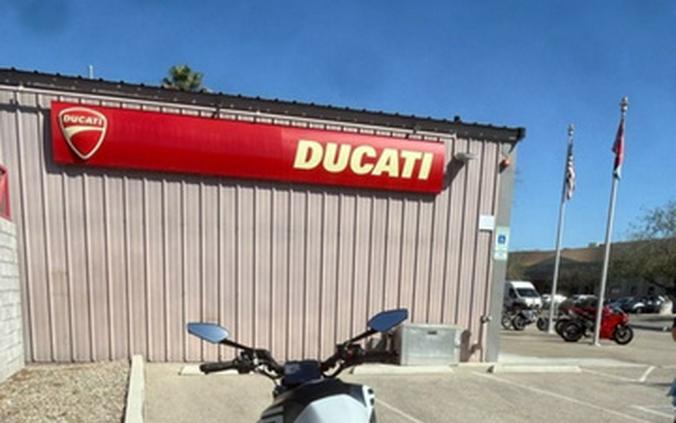 2026 Ducati Diavel V4 RS Livery