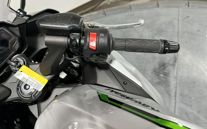 2024 Kawasaki Ninja® 7 Hybrid ABS