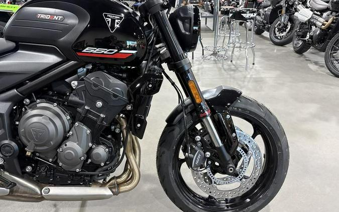 2025 Triumph Trident 660 Jet Black