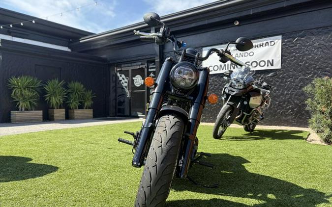 2023 Indian CHIEF BOBBER DARK HORSE