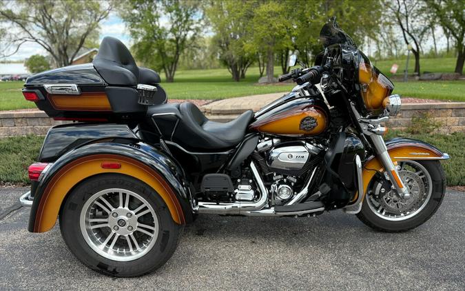2024 Harley-Davidson® Tri Glide® Ultra Tobacco Fade