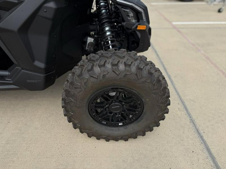 2026 Can-Am® Maverick X3 Max X RS Turbo RR Triple Black_7.6 in.