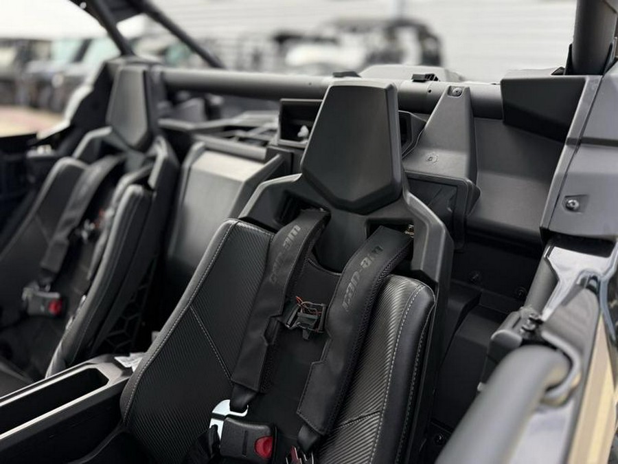 2026 Can-Am® Maverick X3 Max X RS Turbo RR Triple Black_7.6 in.