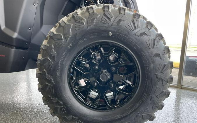 2025 Can-Am MAVERICK X3 DS TURBO FIERY RED/HYPER SILVER