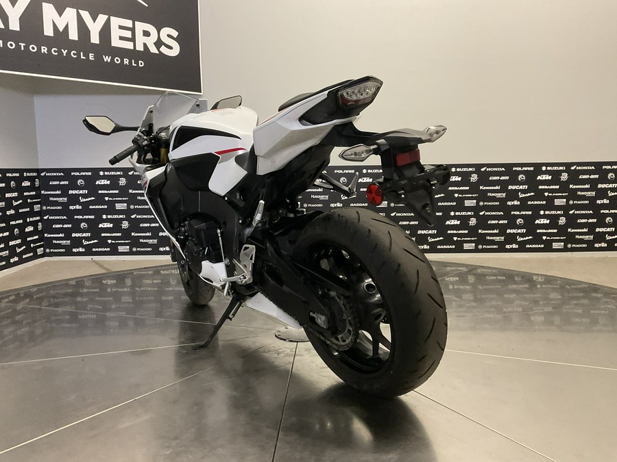 2026 HONDA CBR1000RR - 15598U