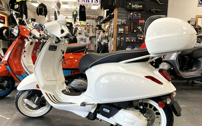 2023 Vespa Sprint 150 S White Out Edition