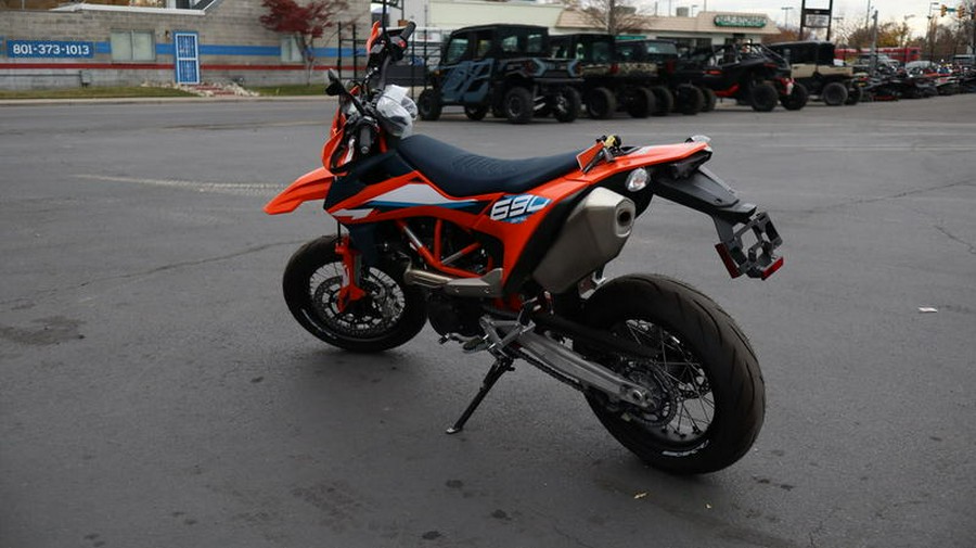 2024 KTM 690 SMC R