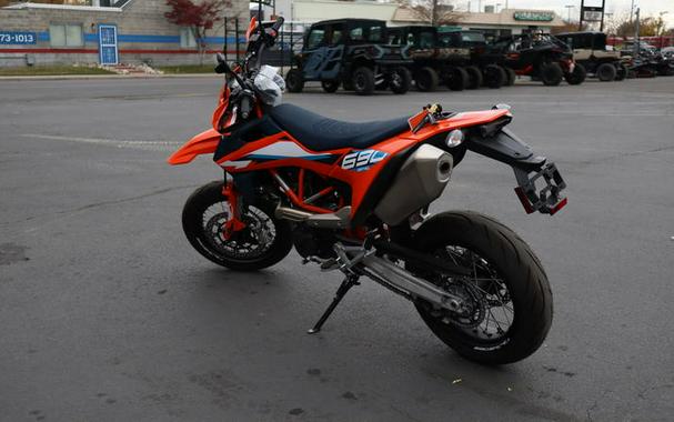 2024 KTM 690 SMC R