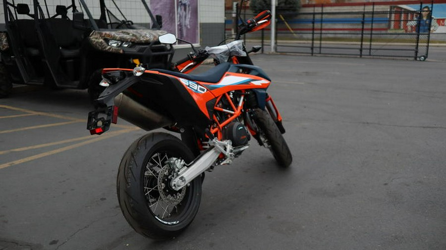 2024 KTM 690 SMC R