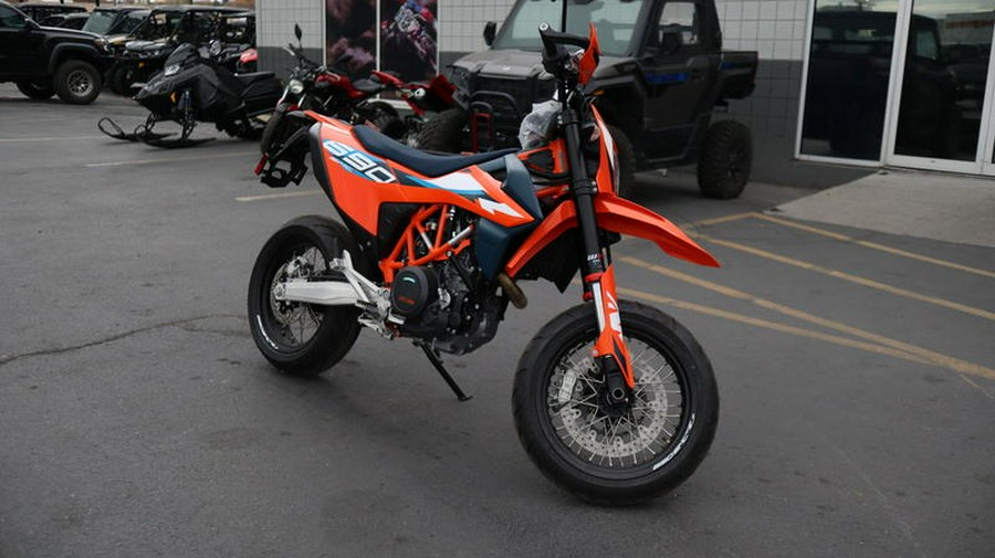 2024 KTM 690 SMC R