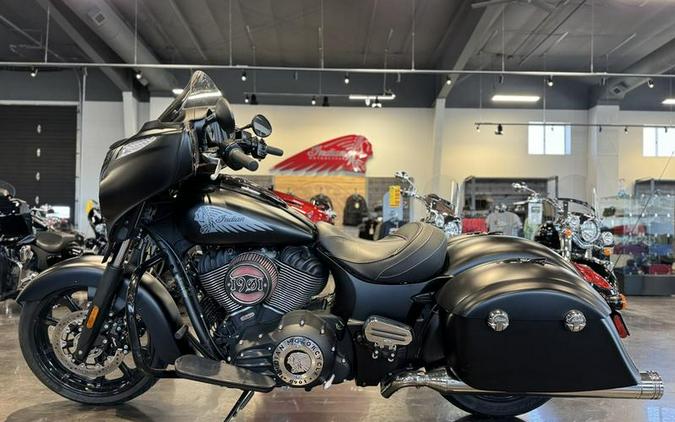 2018 Indian Motorcycle® Chieftain® Dark Horse® ABS Thunder Black Smoke