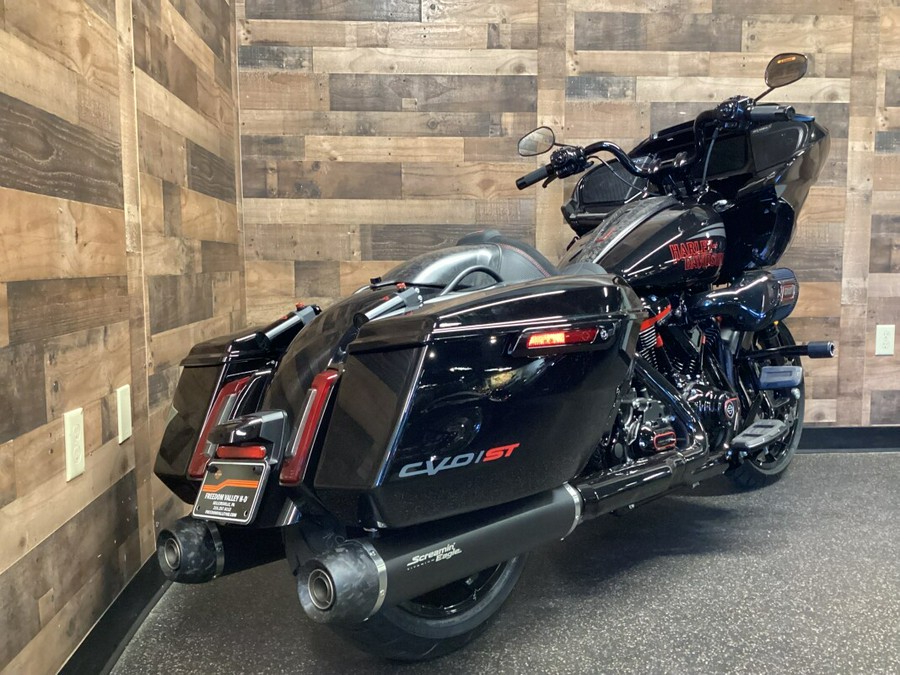 2024 Harley-Davidson CVO™ Road Glide® ST Raven Metallic FLTRXSTSE