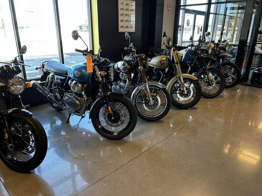 2025 Indian Motorcycle® Roadmaster® PowerPlus Dark Horse® Black Smoke