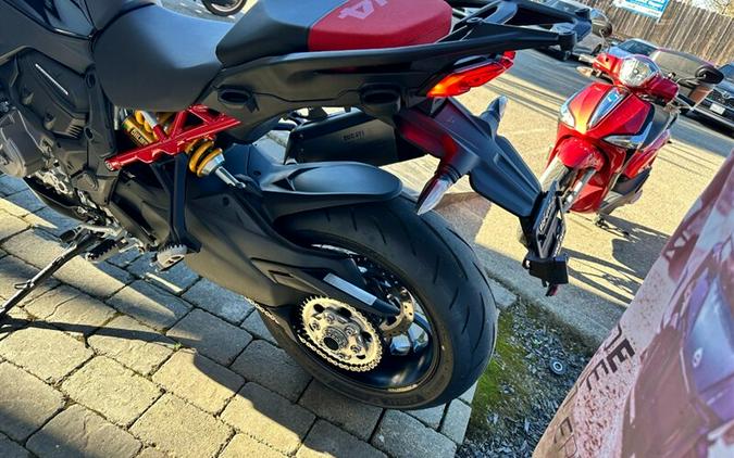 2023 Ducati Multistrada V4 Pikes Peak
