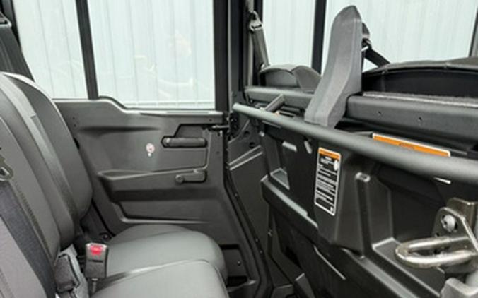 2026 Can-Am Defender MAX XT CAB HD11