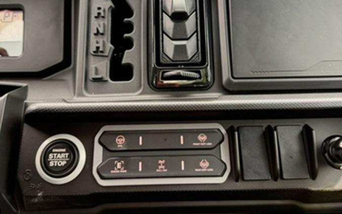 2026 Can-Am Defender MAX XT CAB HD11