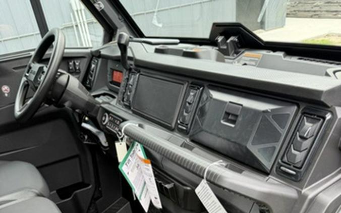 2026 Can-Am Defender MAX XT CAB HD11