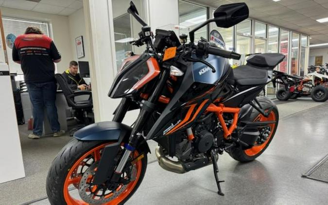 2022 KTM 1290 Super Duke R EVO: MD Ride Review, Part 1 (Bike Reports) (News)