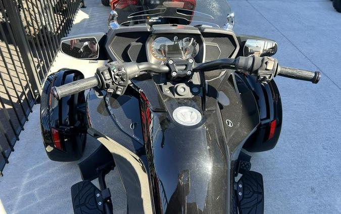 2017 Can-Am® Spyder® F3 Limited 6-Speed Semi-Automatic (SE6)