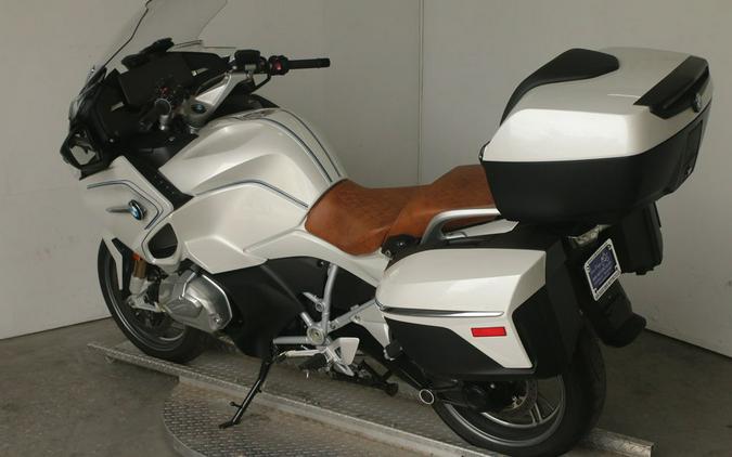 2021 BMW R 1250 RT 719 Mineral White Metallic