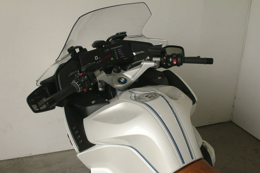 2021 BMW R 1250 RT 719 Mineral White Metallic