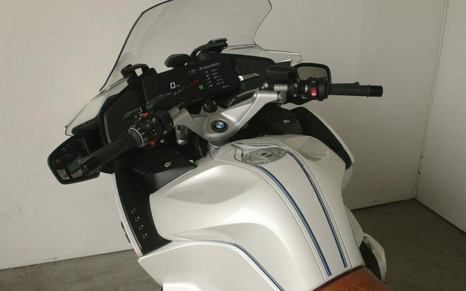 2021 BMW R 1250 RT 719 Mineral White Metallic