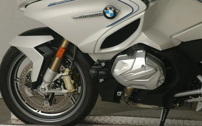 2021 BMW R 1250 RT 719 Mineral White Metallic