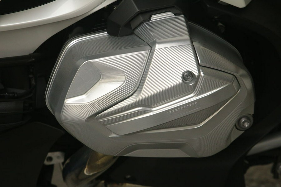 2021 BMW R 1250 RT 719 Mineral White Metallic