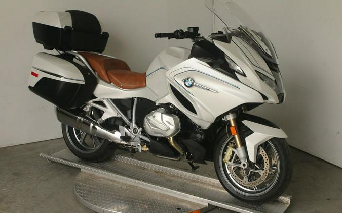 2021 BMW R 1250 RT 719 Mineral White Metallic