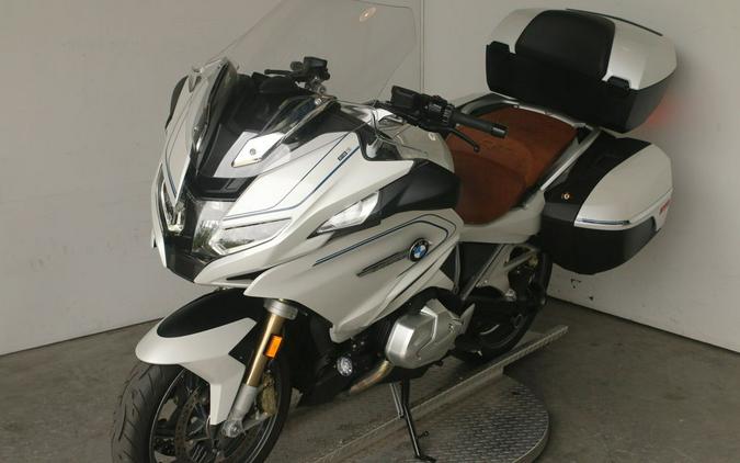 2021 BMW R 1250 RT 719 Mineral White Metallic