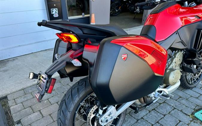 2023 Ducati Multistrada V4 S TRAVEL & RADAR