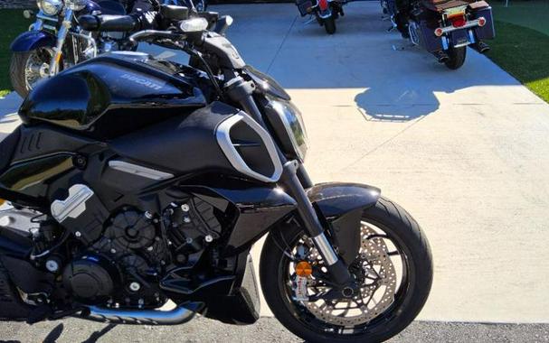2025 Ducati Diavel V4