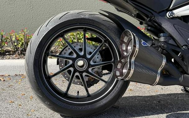 2015 Ducati Diavel Carbon Star White and Matt Carbon