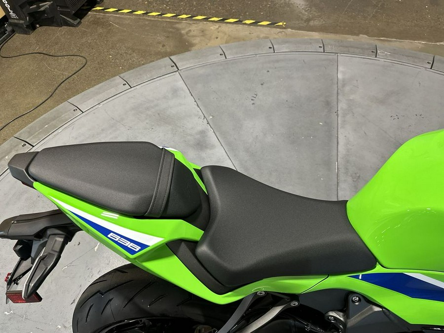 2026 Kawasaki Ninja® ZX™-6R Base