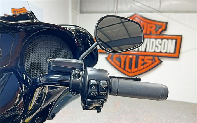 2021 Harley-Davidson ELECTRA GLIDE ULTRA LIMITED FLHTK 8,535 Miles Vivid Black