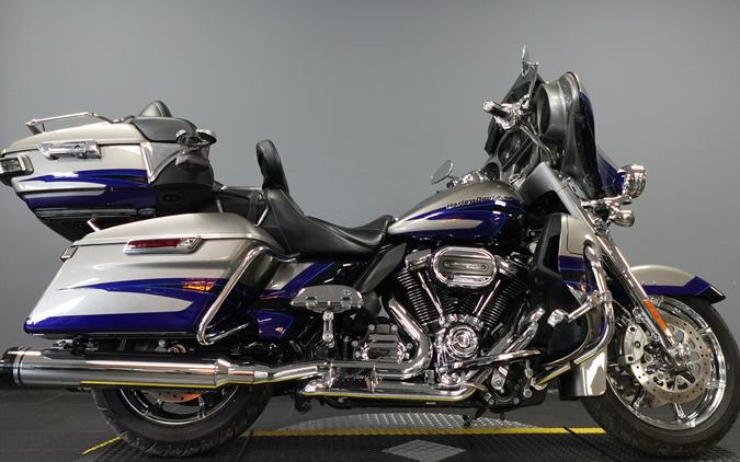 2017 Harley-Davidson CVO Limited FLHTKSE