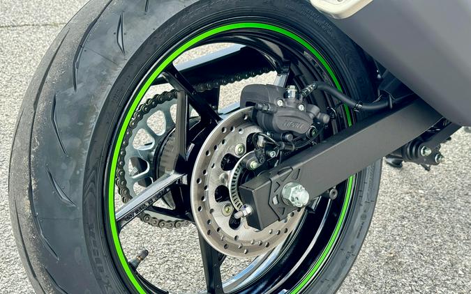 2024 Kawasaki Z7 Hybrid ABS