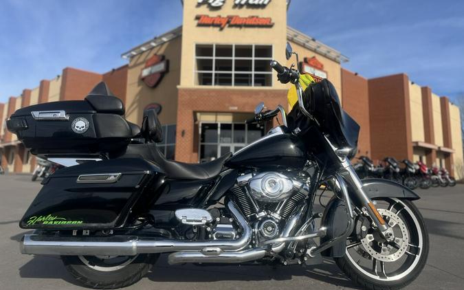 2019 Harley-Davidson® Street Glide® FLHX Vivid Black 684602
