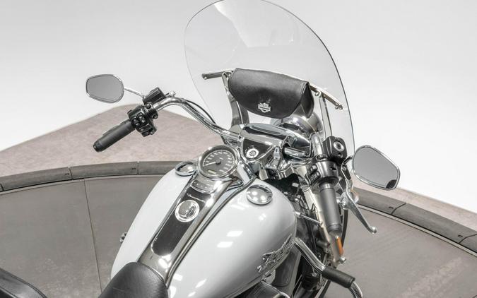 2017 Harley-Davidson FLRT Freewheeler in Billiard Gray