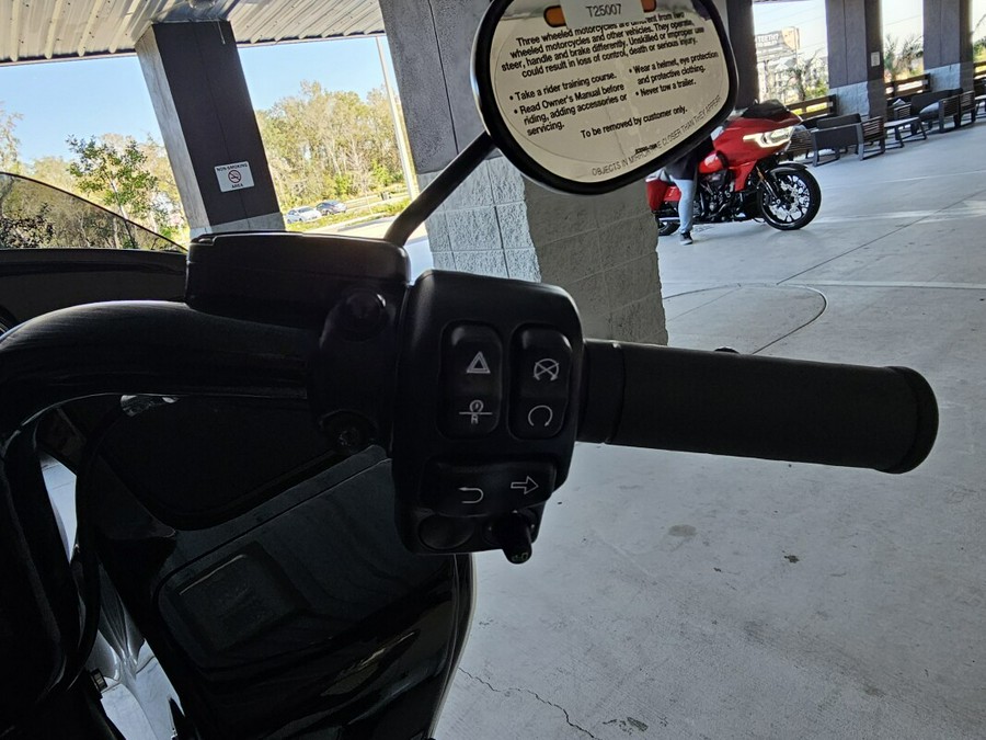 2025 Harley-Davidson Road Glide 3