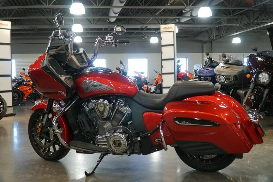 2020 Indian Motorcycle® Challenger Limited Ruby Metallic