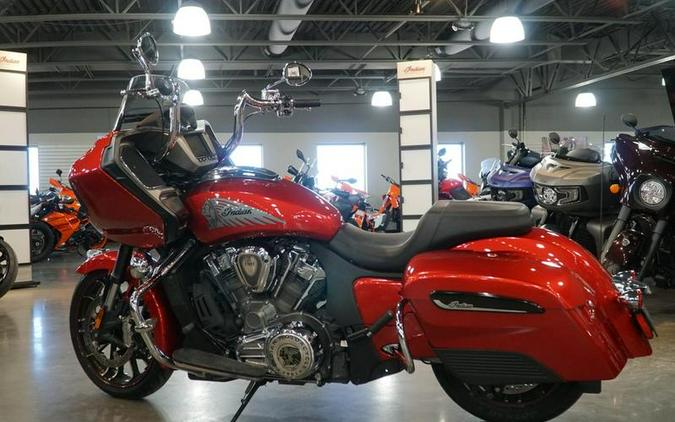 2020 Indian Motorcycle® Challenger Limited Ruby Metallic