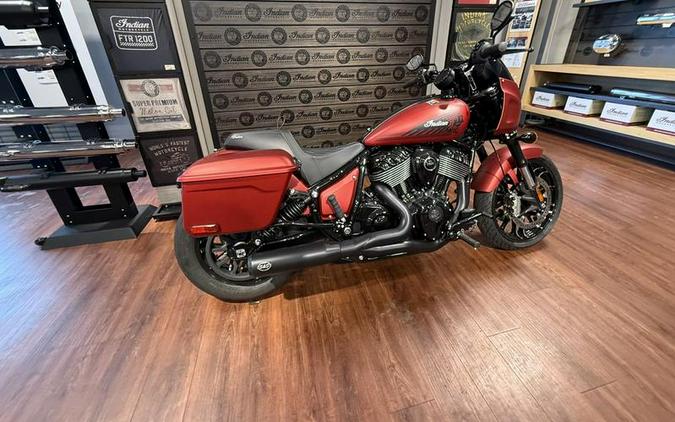 2025 Indian Motorcycle® Sport Chief RT Sunset Red Smoke