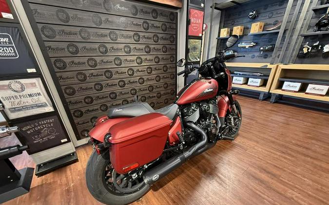 2025 Indian Motorcycle® Sport Chief RT Sunset Red Smoke