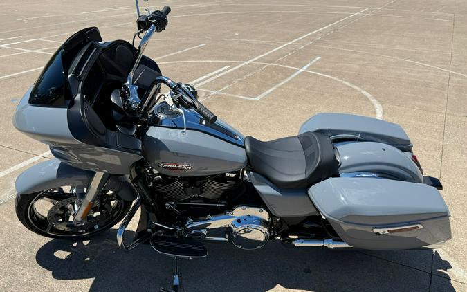 2026 Harley-Davidson® Road Glide® Dark Billiard Gray Chrome Trim